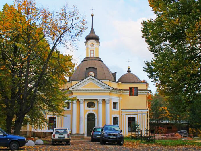 Церковь святых апостолов Петра и Павла в Знаменке
